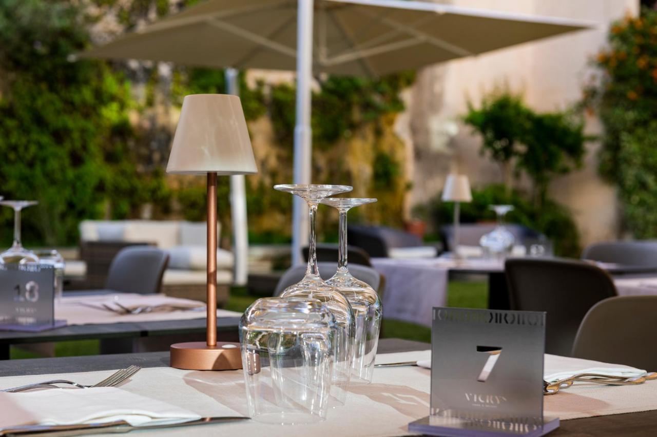 Hotel Vittoria Pool & 4*